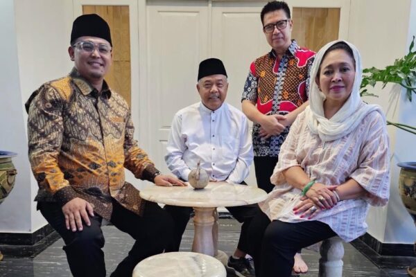Ny. SITI HEDIATI SOEHARTO